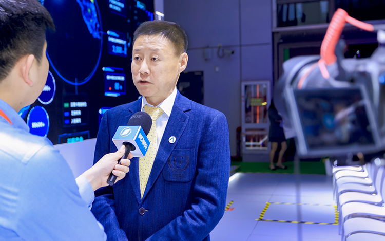 人力资源公司欧付宝欧付国际高级副总裁段立新接受媒体采访