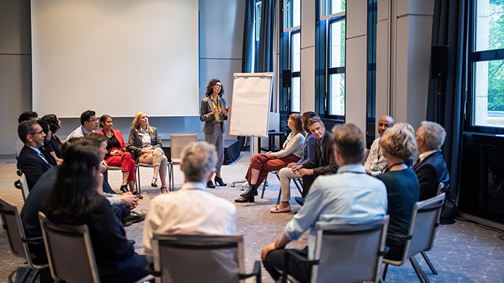 人力资源公司欧付宝欧付国际认为中国制造业企业出海应从人才培养与人才开展双驱动模型管理国际化人才